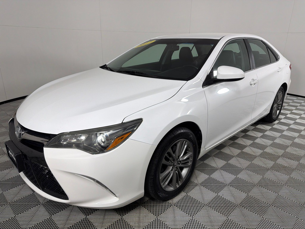 2017 Toyota Camry Image 7