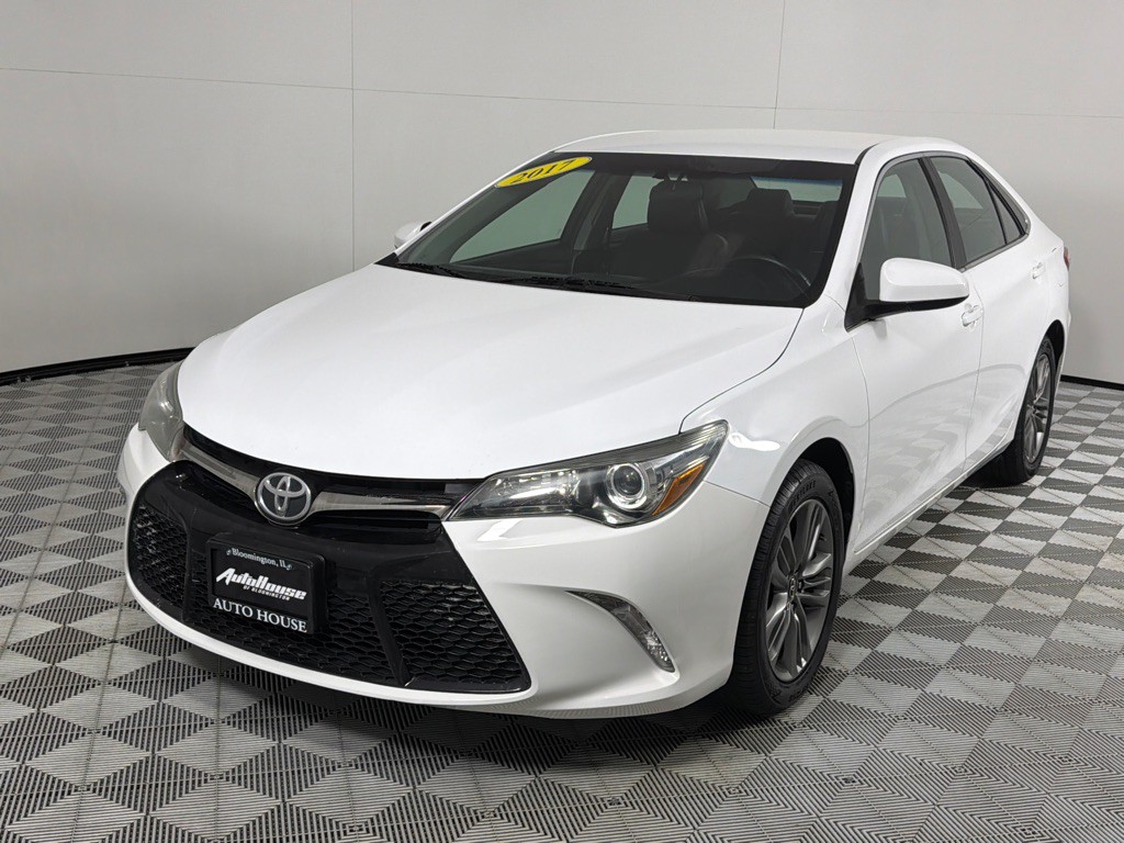 2017 Toyota Camry Image 8