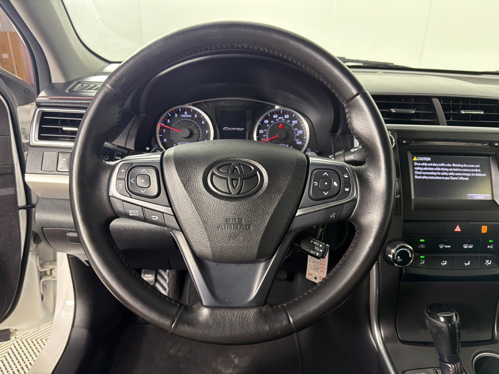 2017 Toyota Camry Image 12