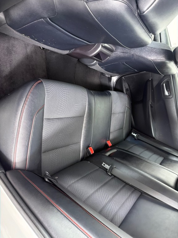 2017 Toyota Camry Image 16