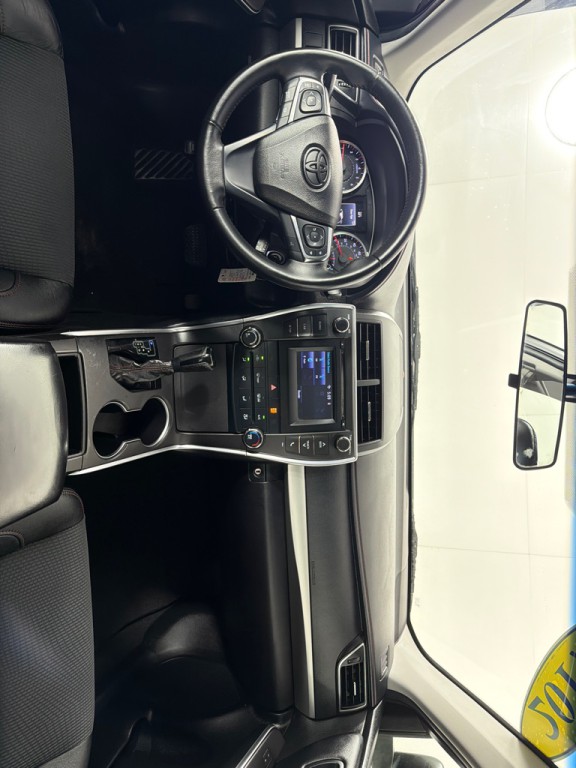 2017 Toyota Camry Image 22