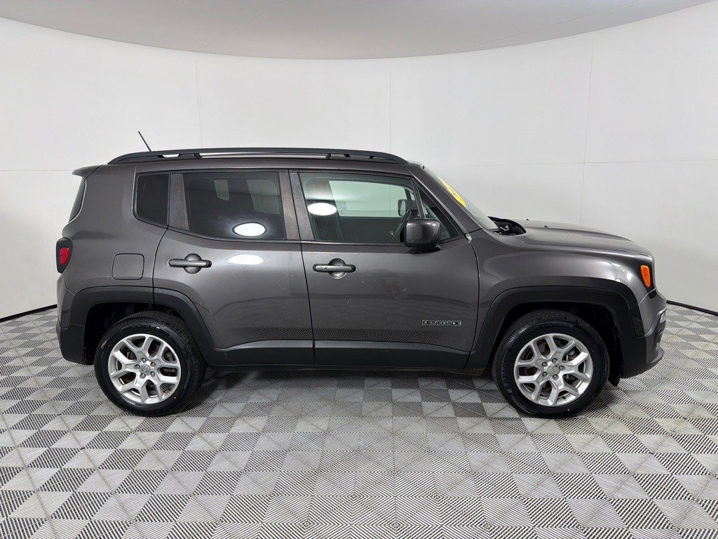 2017 Jeep Renegade Image 4