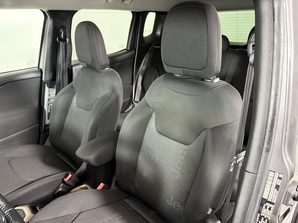 2017 Jeep Renegade Image 12