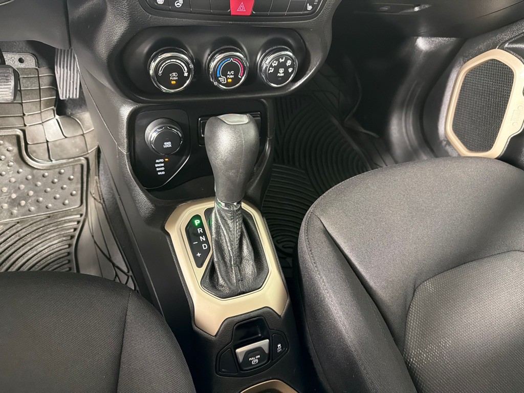 2017 Jeep Renegade Image 17