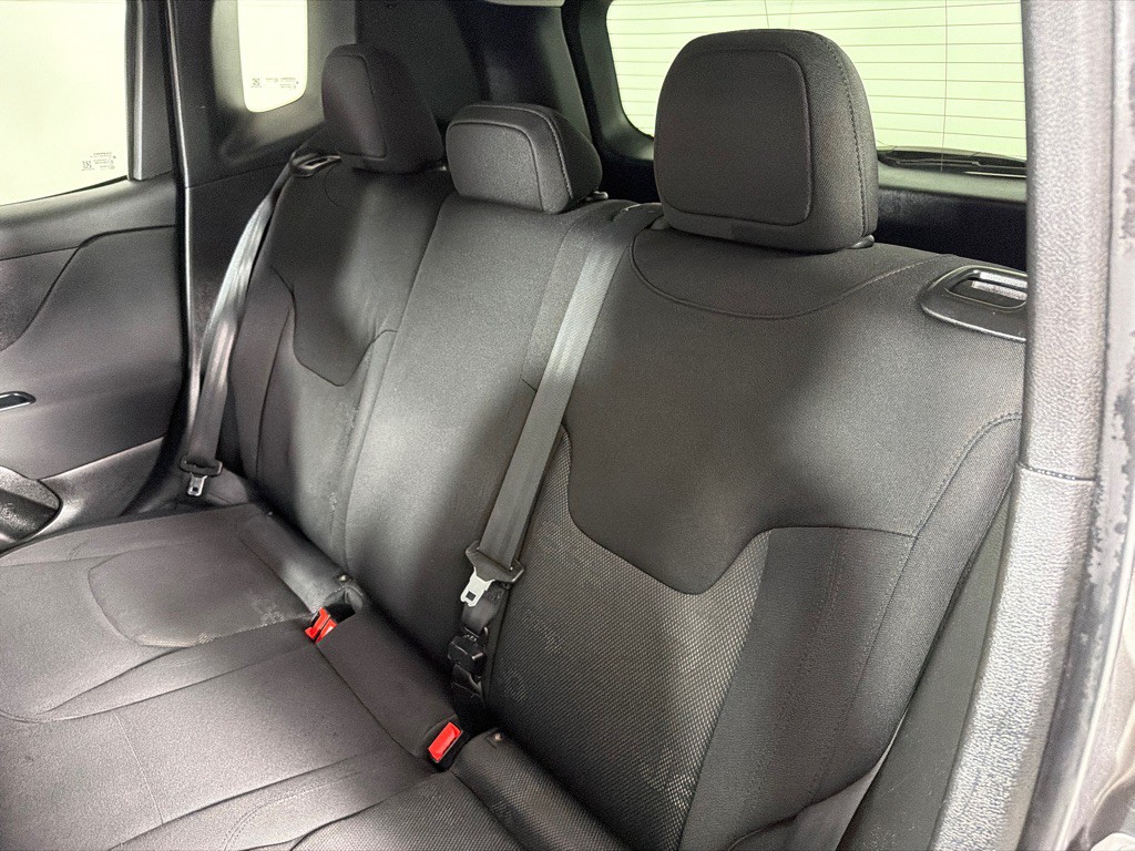 2017 Jeep Renegade Image 19