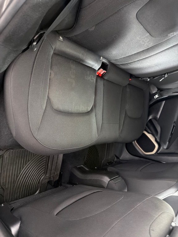 2017 Jeep Renegade Image 21