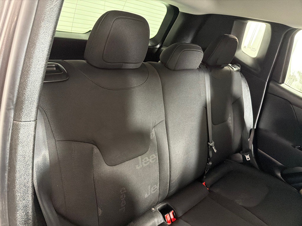 2017 Jeep Renegade Image 22