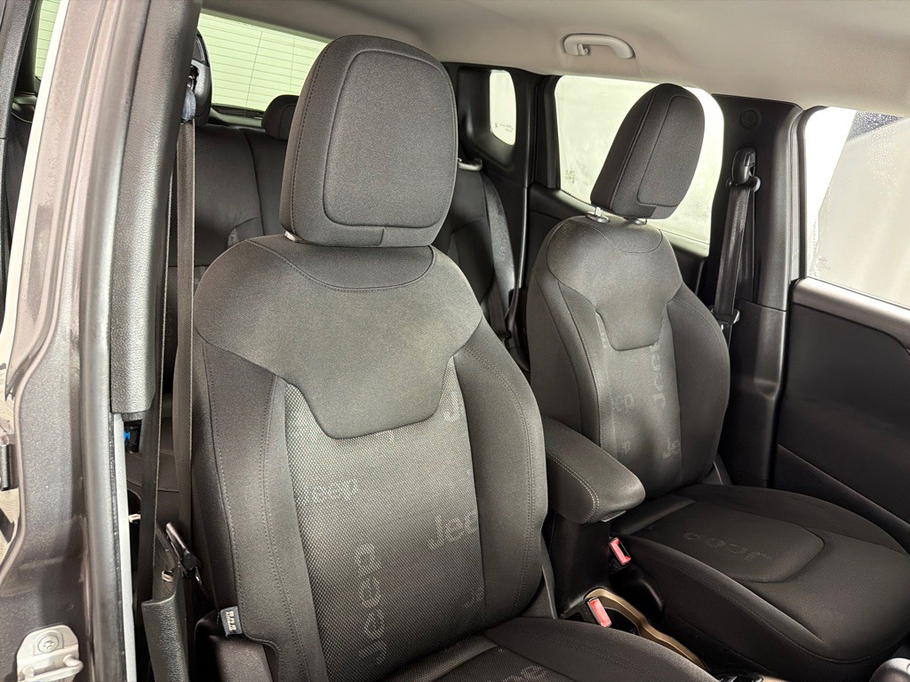 2017 Jeep Renegade Image 24
