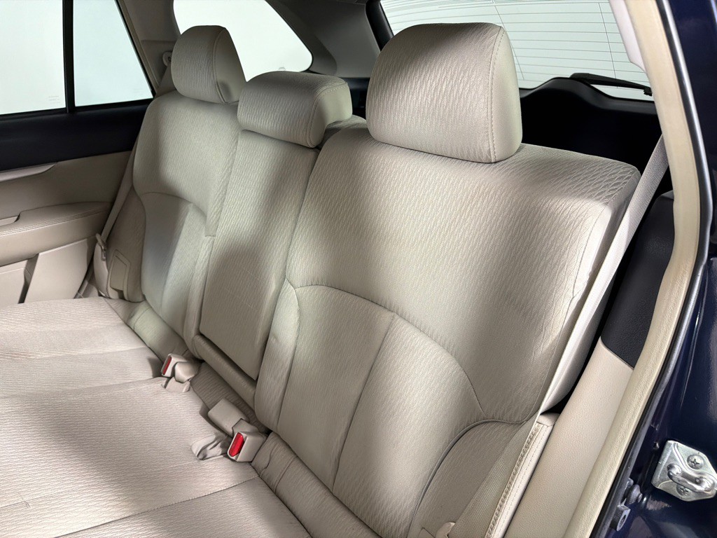 2012 Subaru Outback Image 17