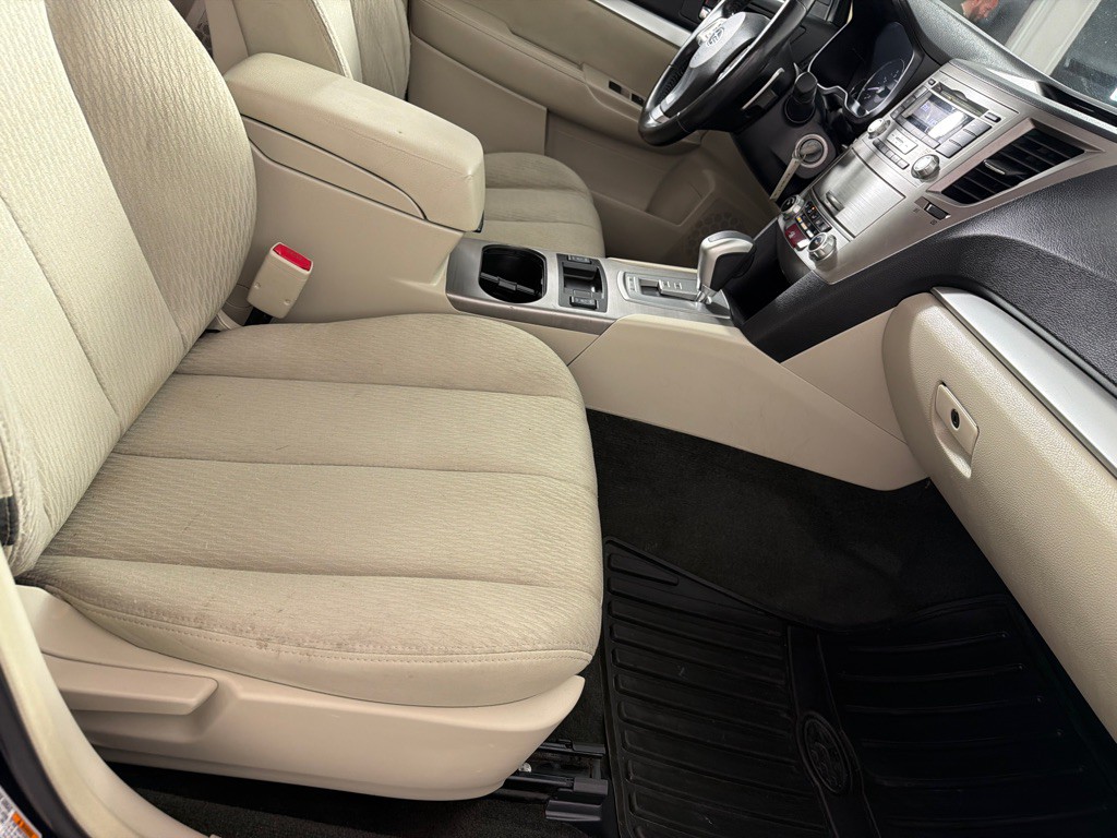 2012 Subaru Outback Image 21