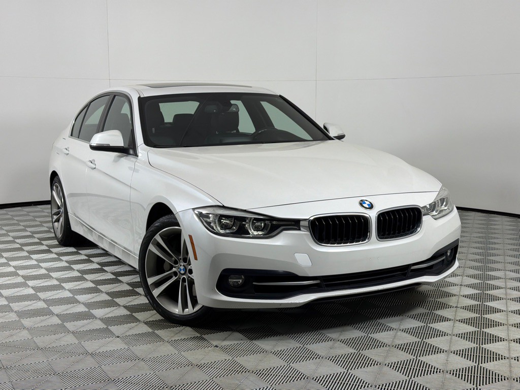 2018 BMW 3 Series Image 2