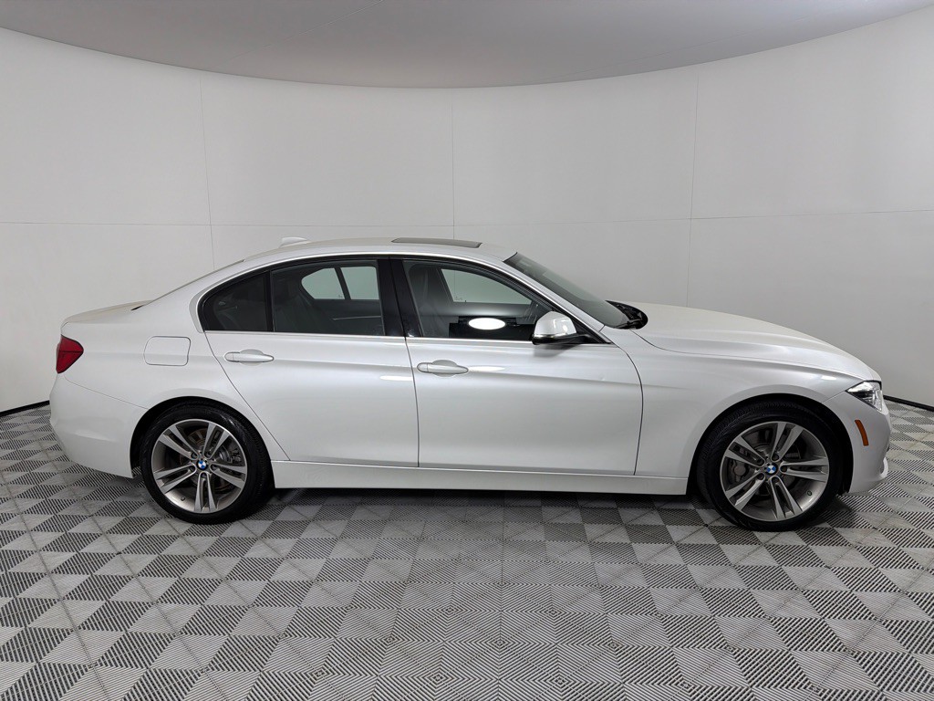 2018 BMW 3 Series Image 4