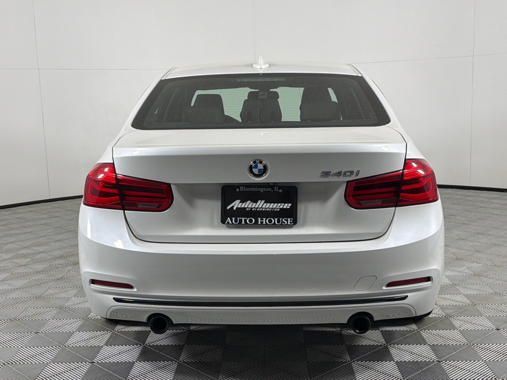 2018 BMW 3 Series Image 6