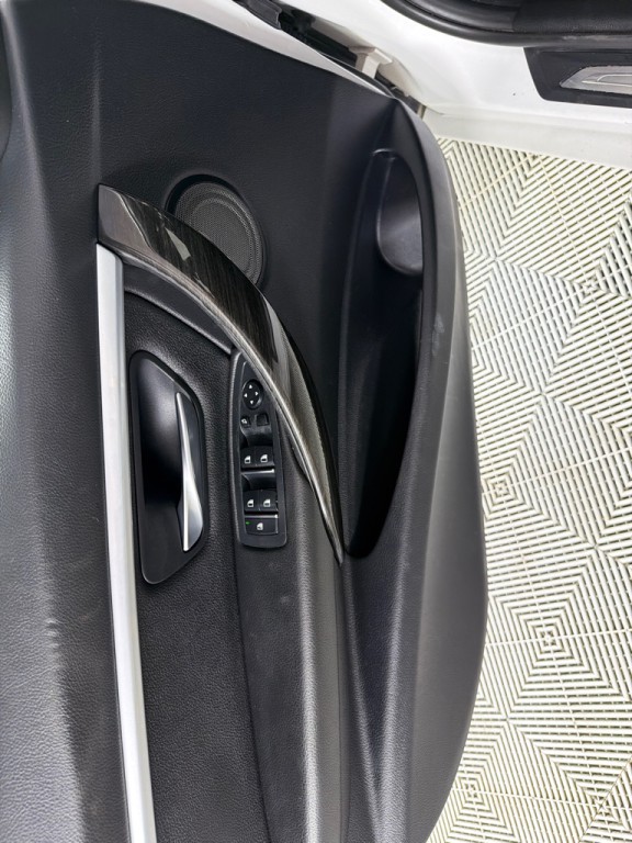2018 BMW 3 Series Image 10