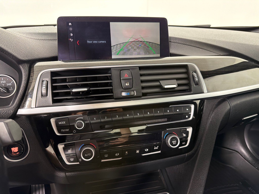 2018 BMW 3 Series Image 17