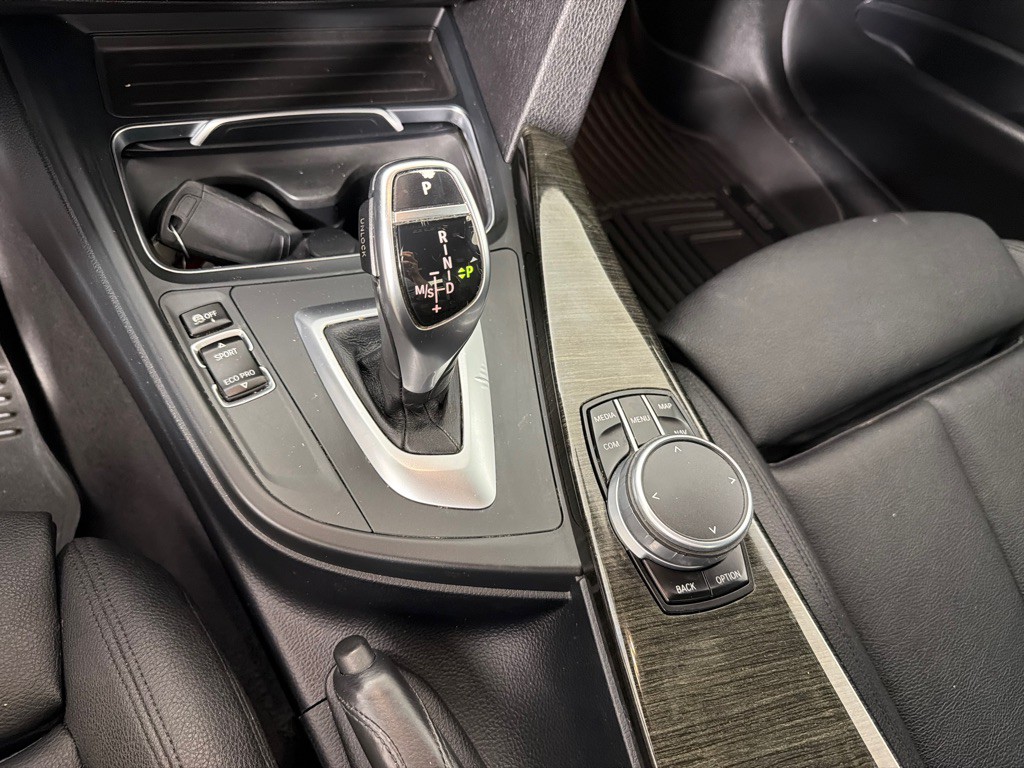 2018 BMW 3 Series Image 18