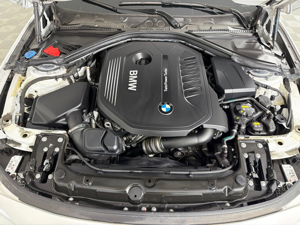 2018 BMW 3 Series Image 26