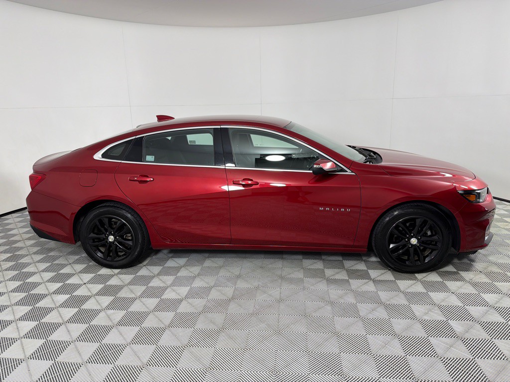 2016 Chevrolet Malibu Image 4