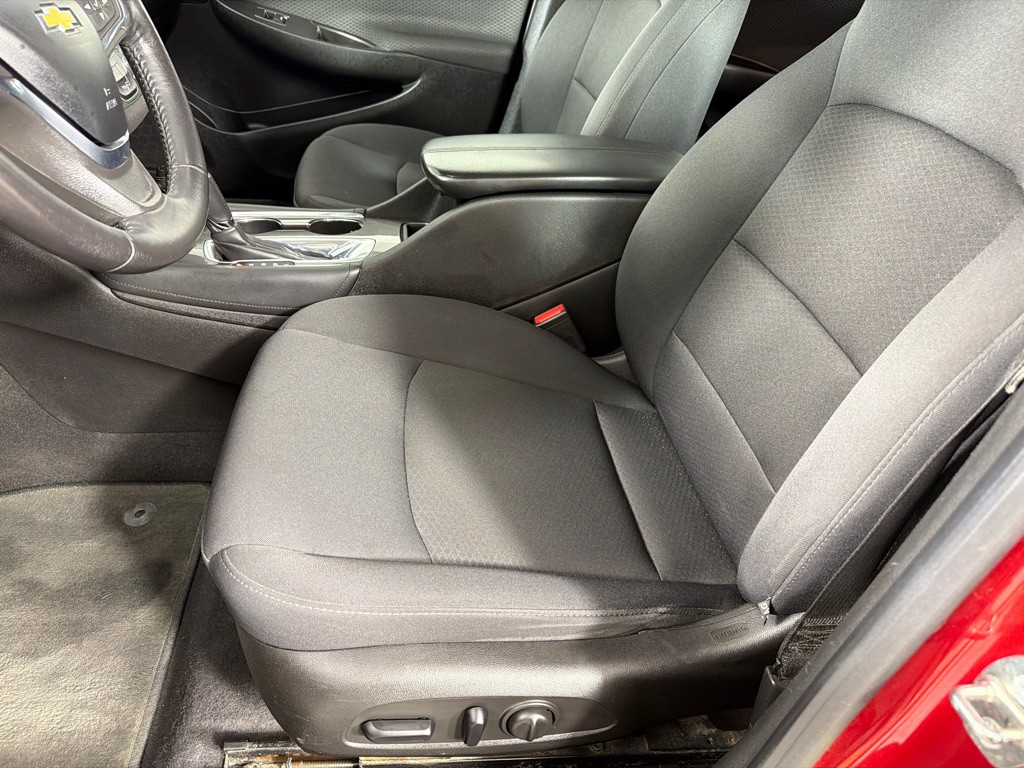 2016 Chevrolet Malibu Image 11
