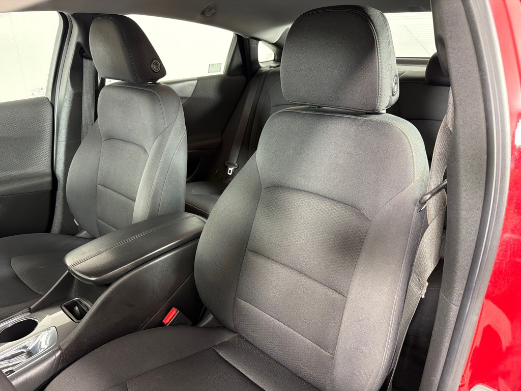 2016 Chevrolet Malibu Image 12