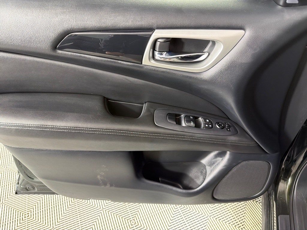 2020 Nissan Pathfinder Image 11