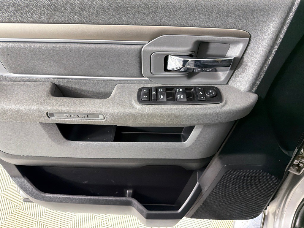 2014 RAM 1500 Image 10