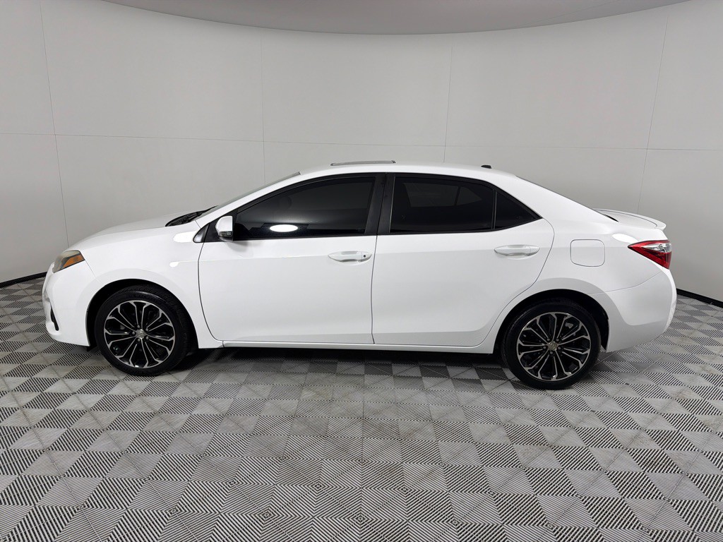 2016 Toyota Corolla Image 9