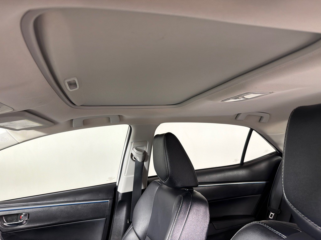 2016 Toyota Corolla Image 15