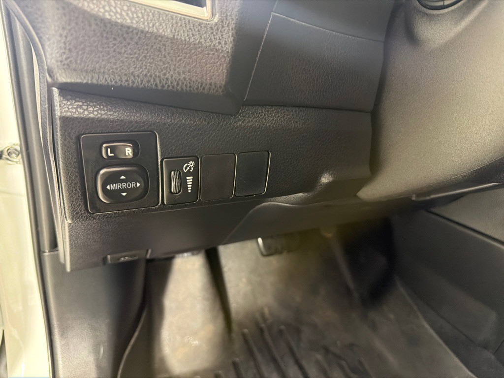 2016 Toyota Corolla Image 16