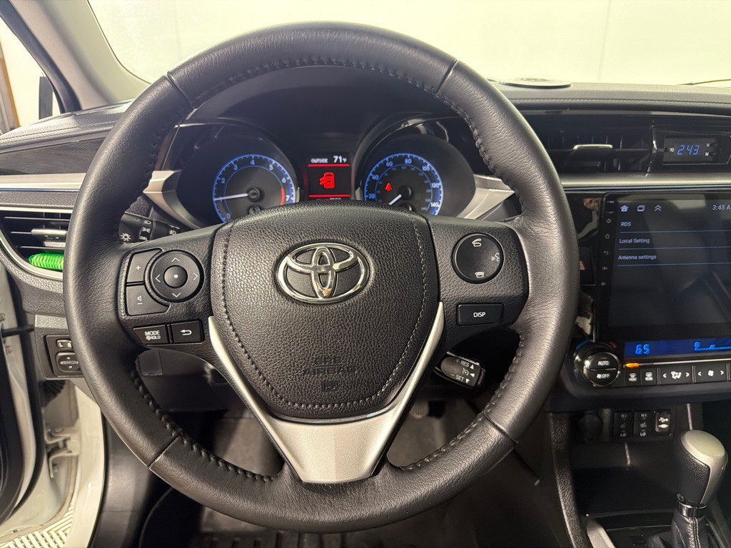 2016 Toyota Corolla Image 17