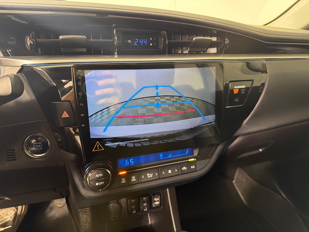 2016 Toyota Corolla Image 19