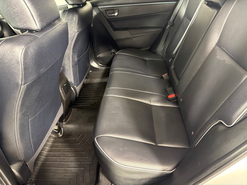 2016 Toyota Corolla Image 21