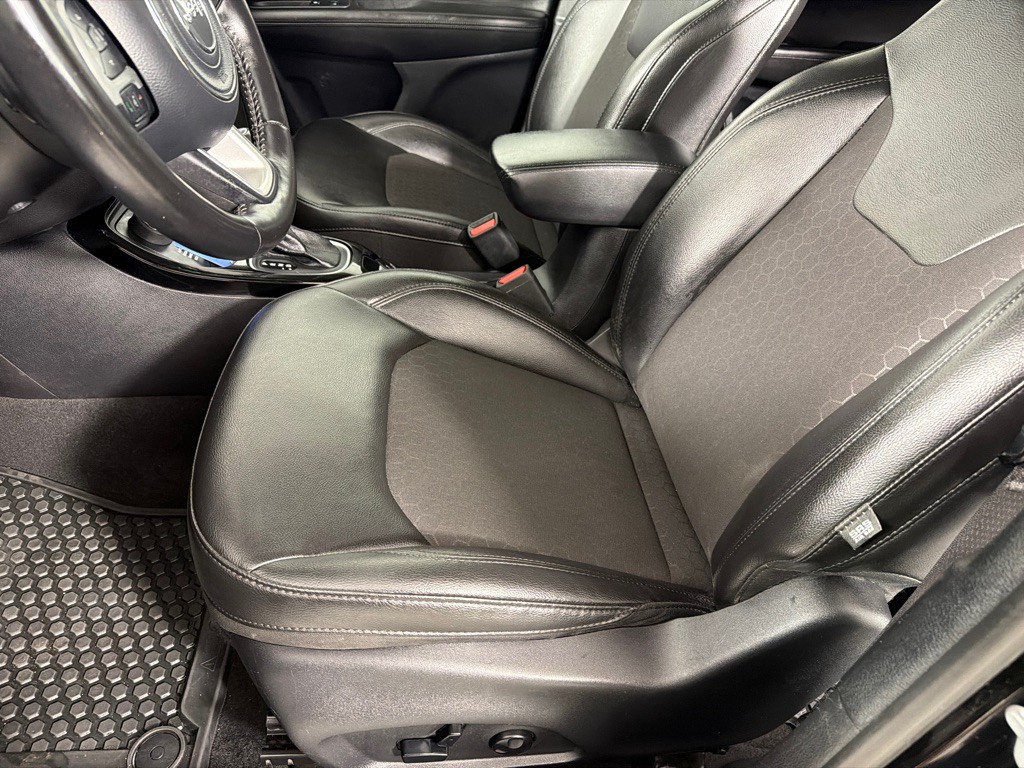 2021 Jeep Compass Image 12