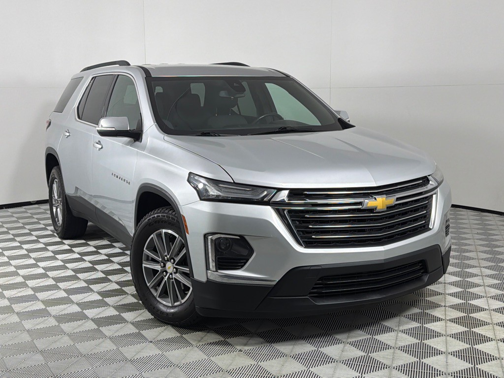 2022 Chevrolet Traverse Image 2