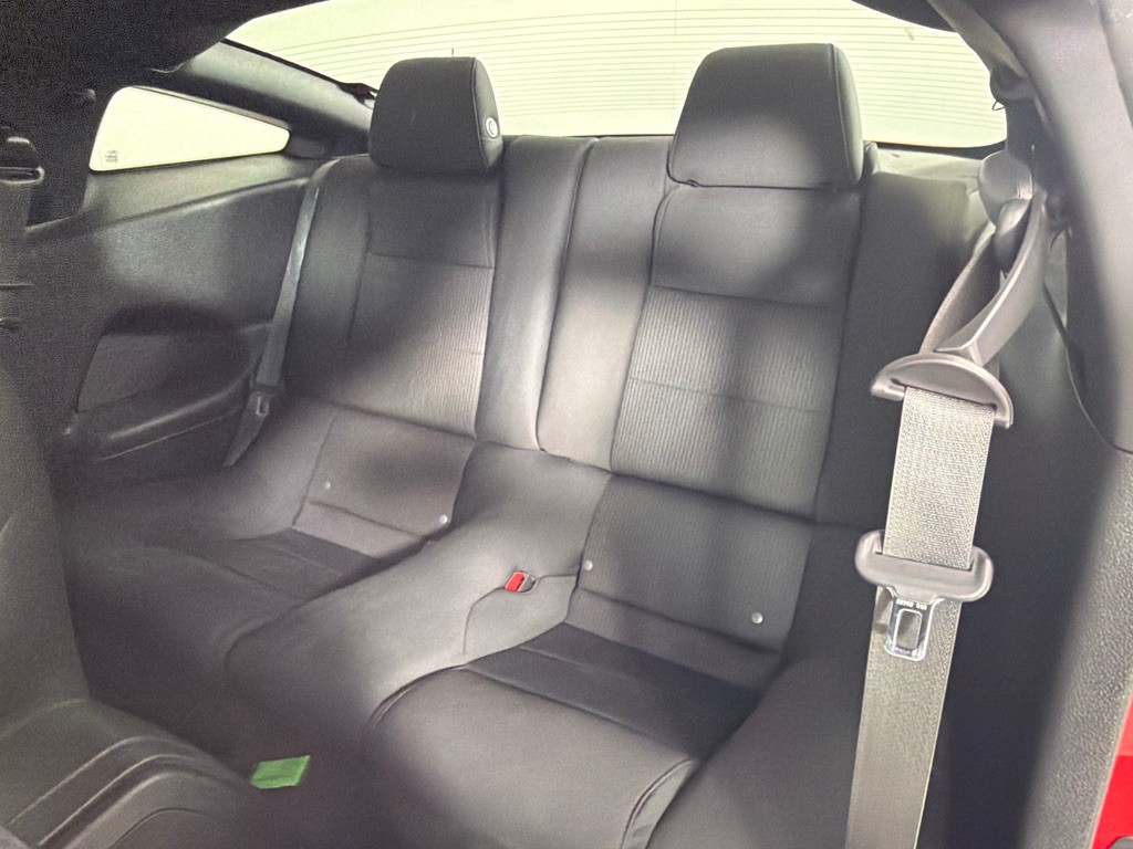2013 Ford Mustang Image 18
