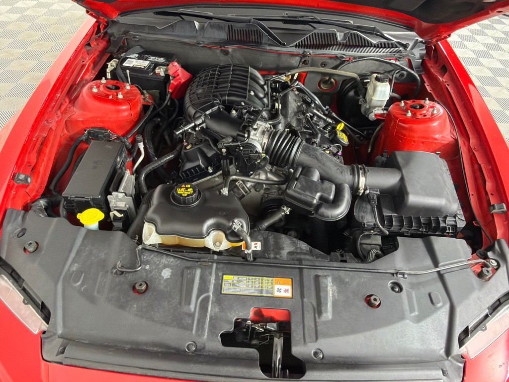 2013 Ford Mustang Image 23