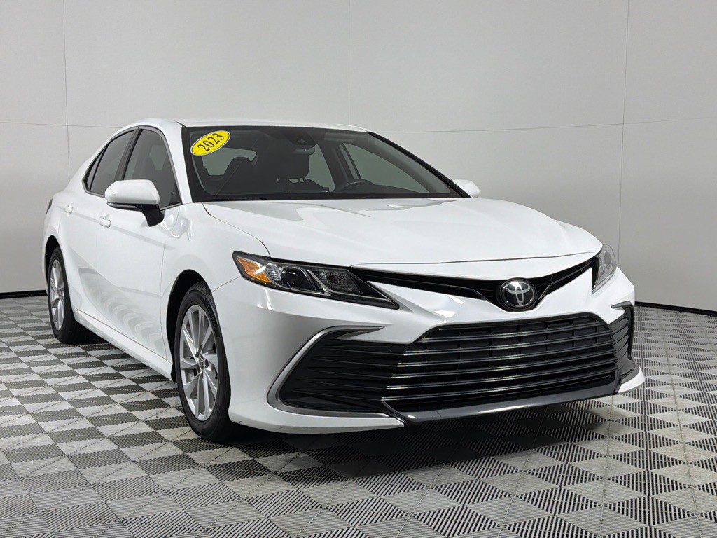 2023 Toyota Camry Image 3