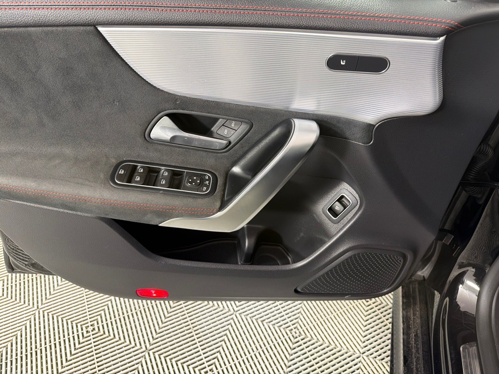 2022 Mercedes-Benz CLA-Class Image 11