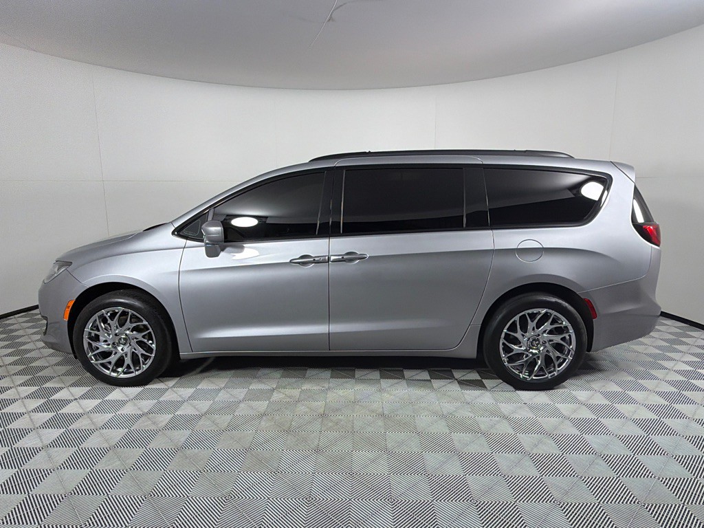 2020 Chrysler Pacifica Image 7