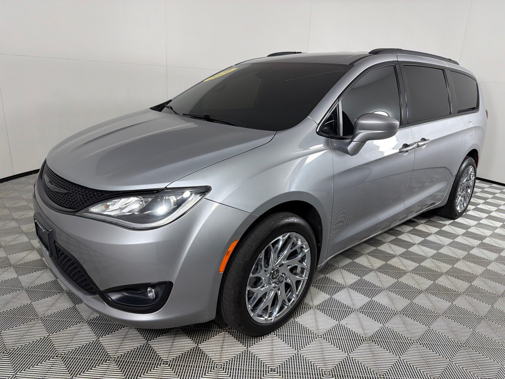 2020 Chrysler Pacifica Image 8