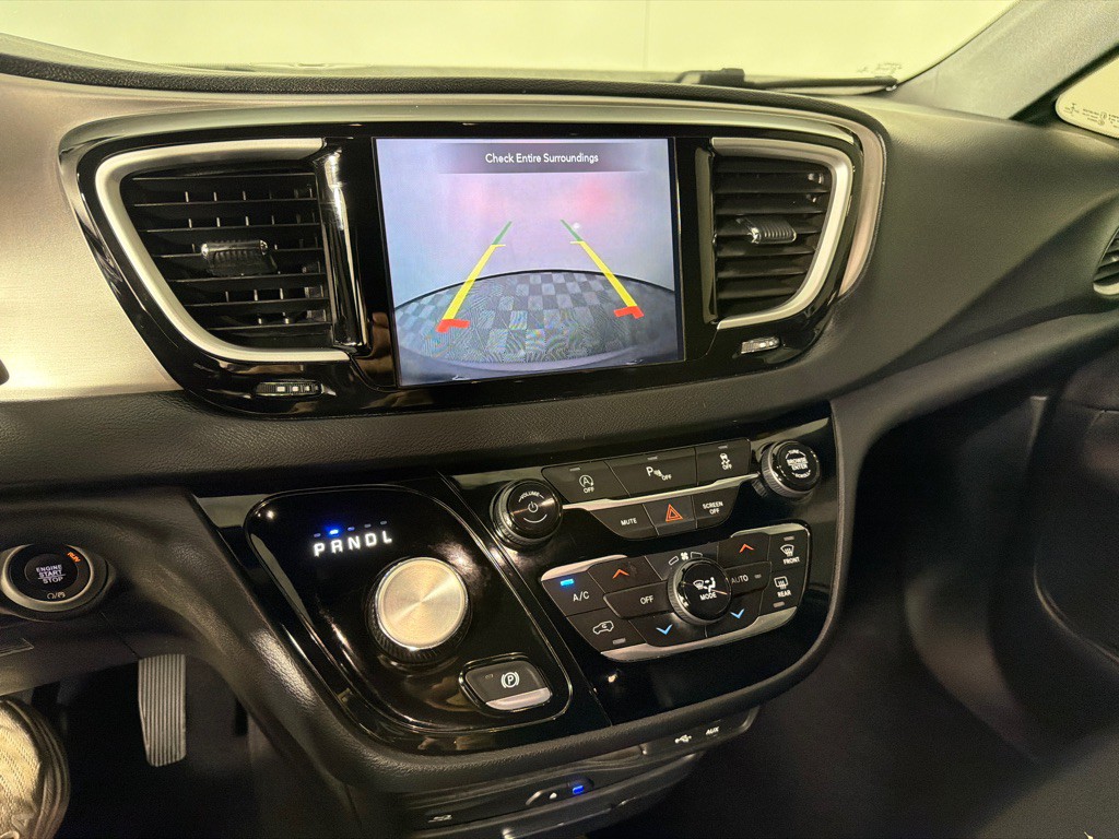 2020 Chrysler Pacifica Image 16