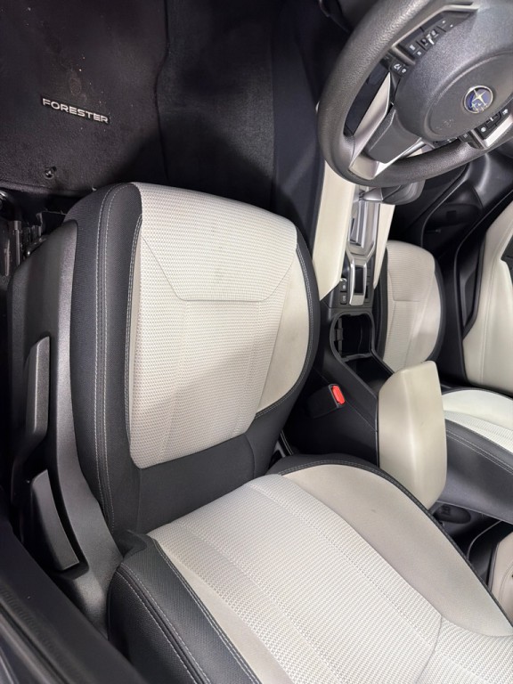 2023 Subaru Forester Image 12