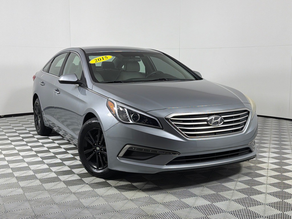 2015 Hyundai Sonata Image 2