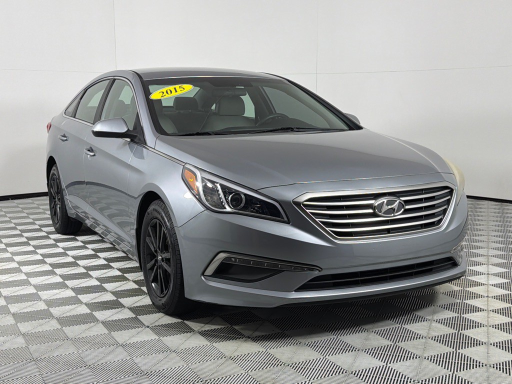 2015 Hyundai Sonata Image 3