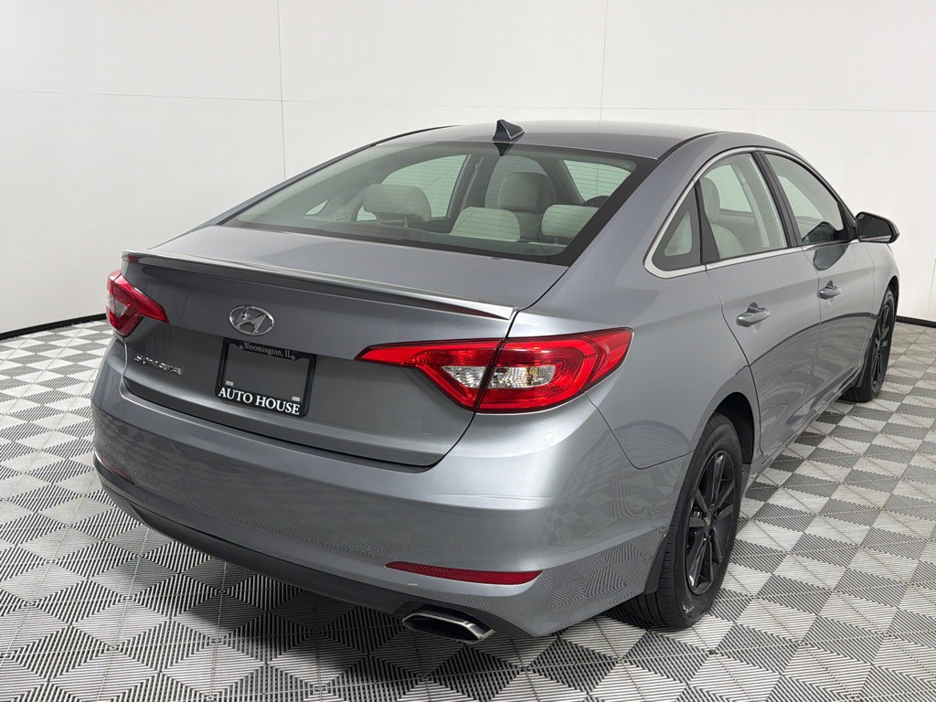 2015 Hyundai Sonata Image 4