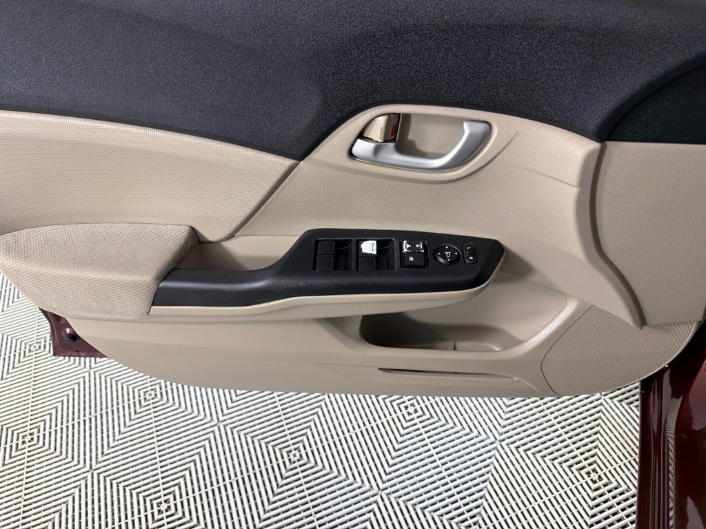 2012 Honda Civic Image 8