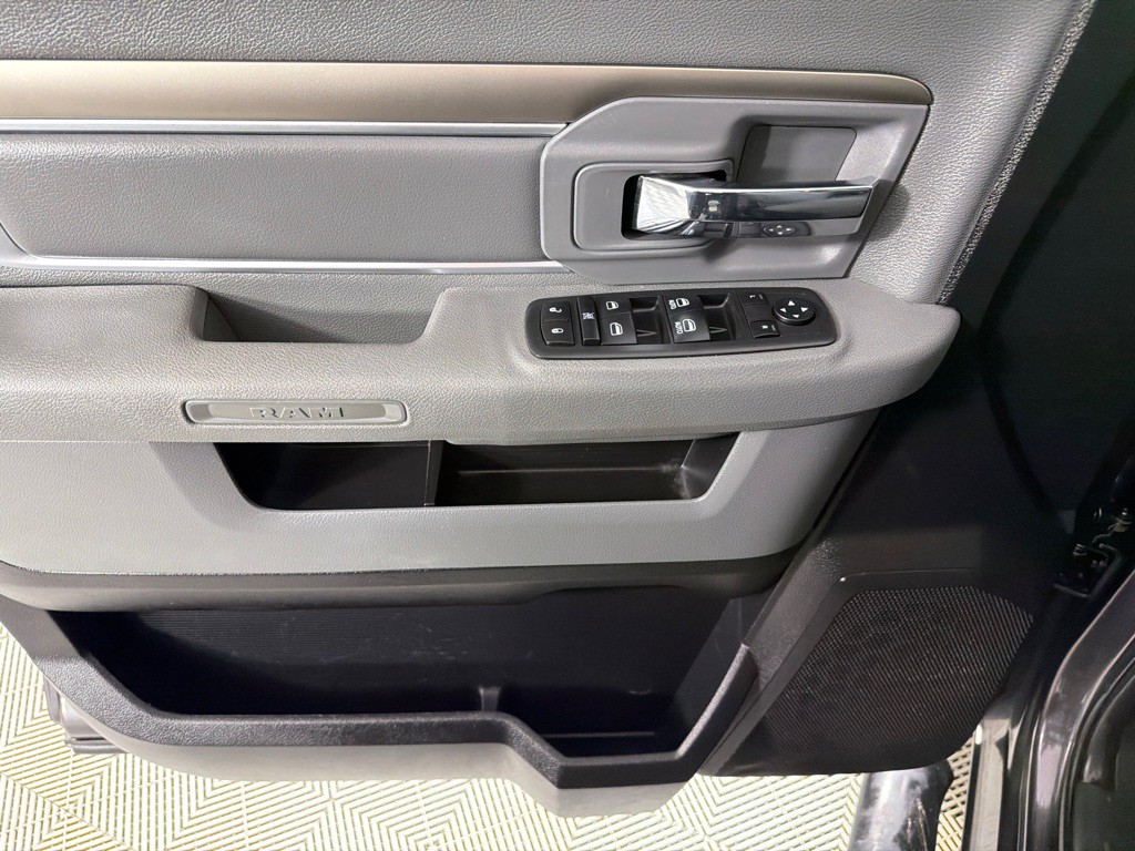 2016 RAM 1500 Image 9