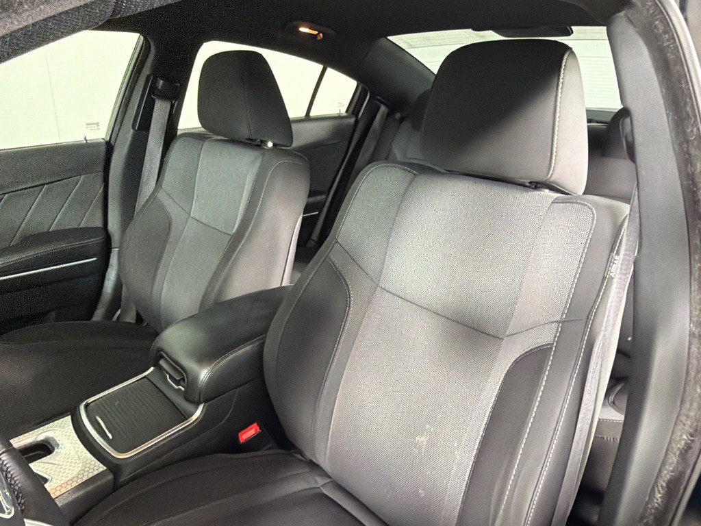 2016 Dodge Charger Image 13
