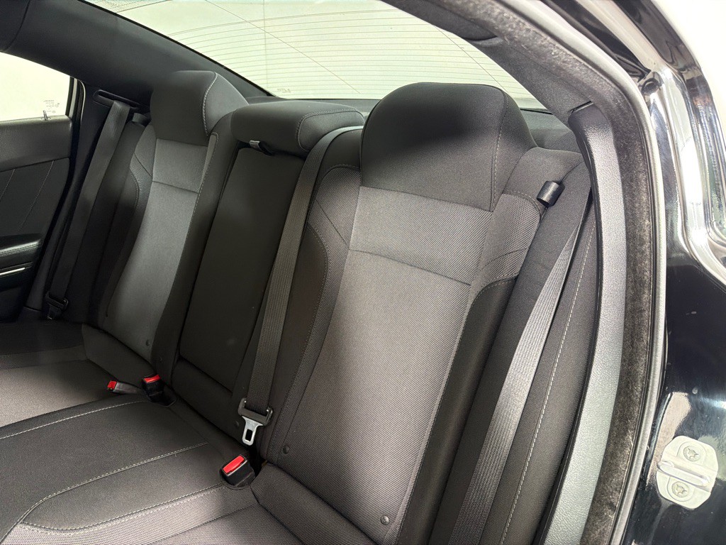 2016 Dodge Charger Image 19