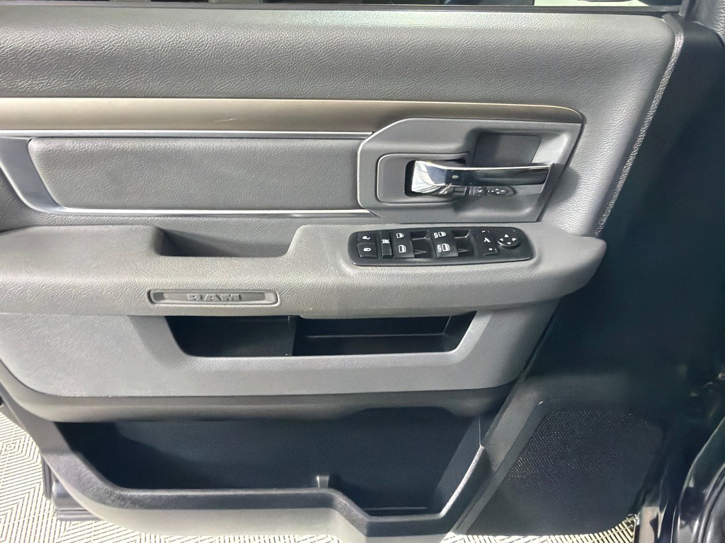 2017 RAM 1500 Image 8